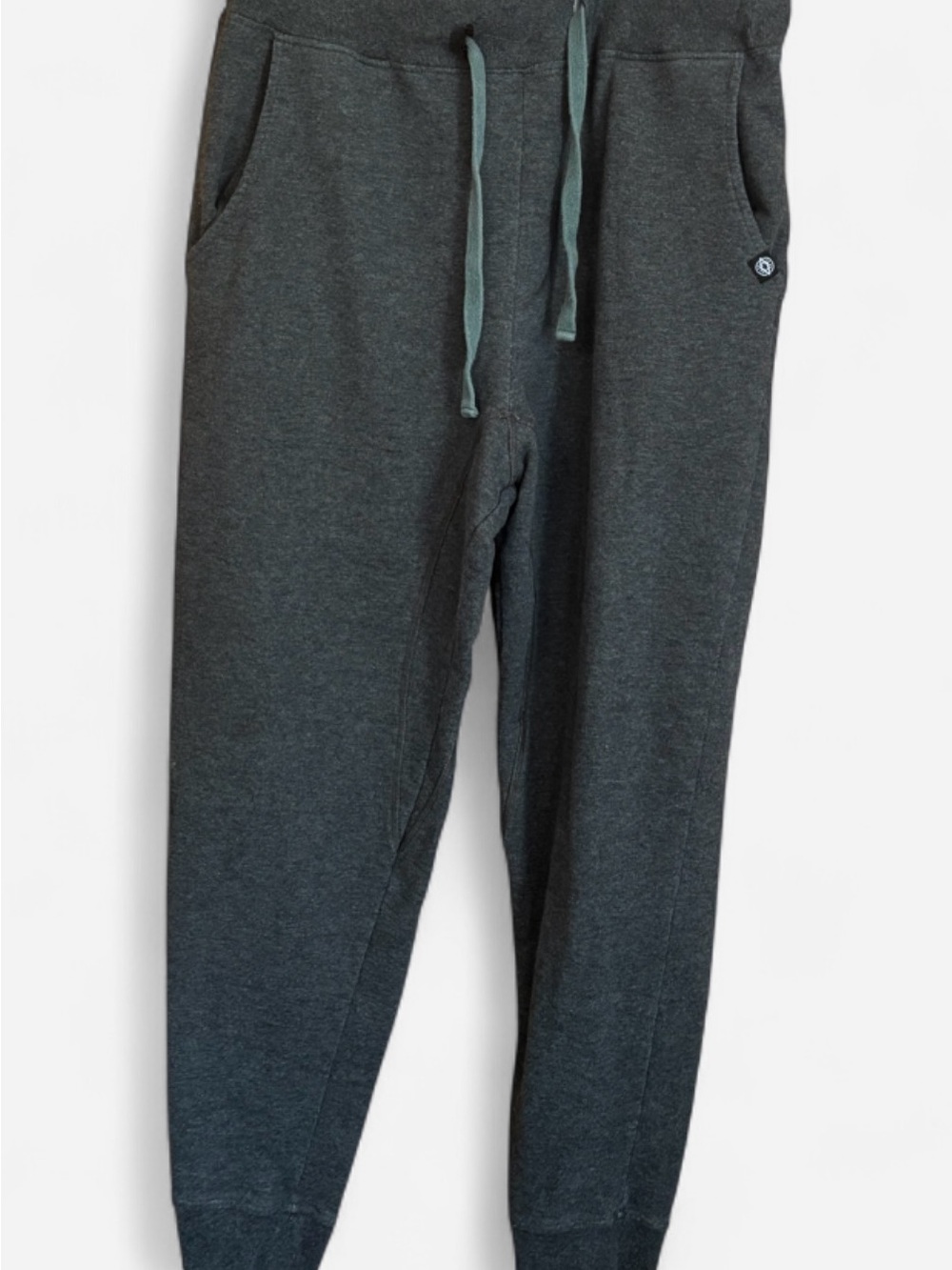 Akademiks gray sweatpants size 2XL with 2 back pockets